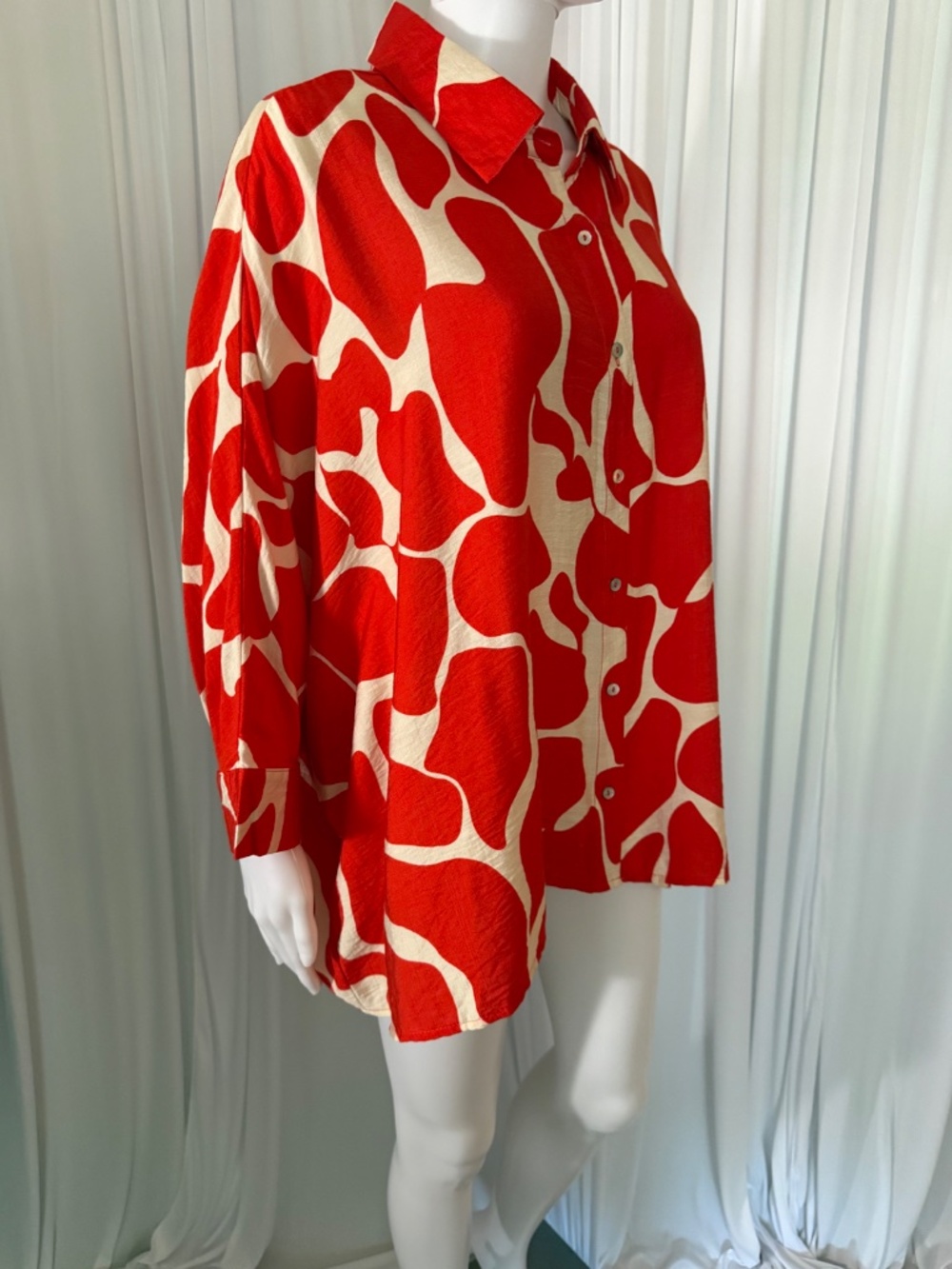 Umgee Red Abstract Print Oversized Button Front Blouse L NWOT - Picture 5 of 16